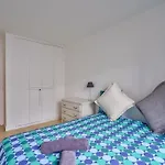 Nice And Bright 3 Bedroom Flat