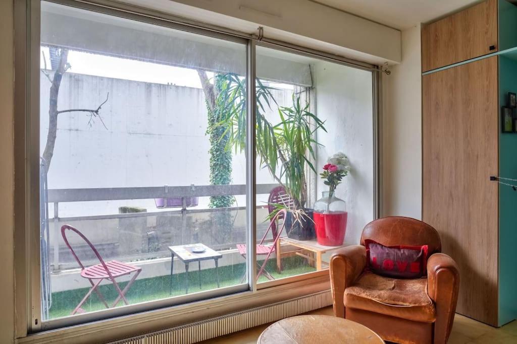 Nice And Bright 3 Bedroom Flat *